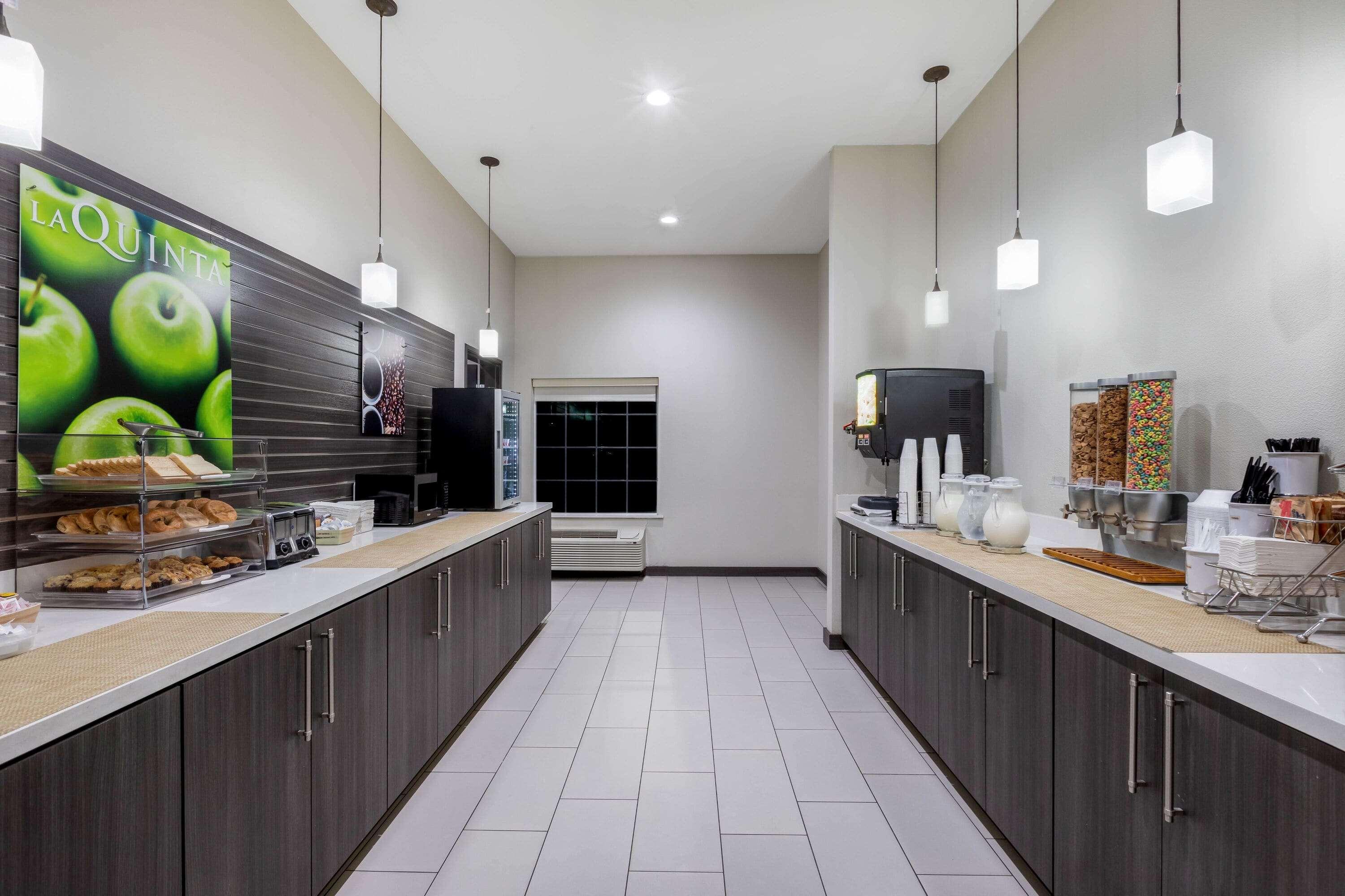 La Quinta By Wyndham Claremore Exteriör bild